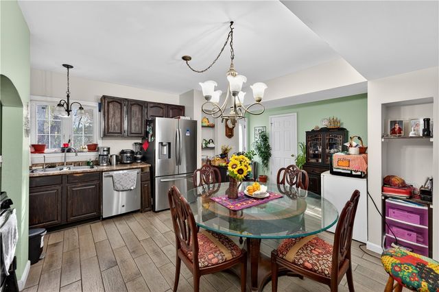 8 Arnold Avenue, Lincoln, RI 02865