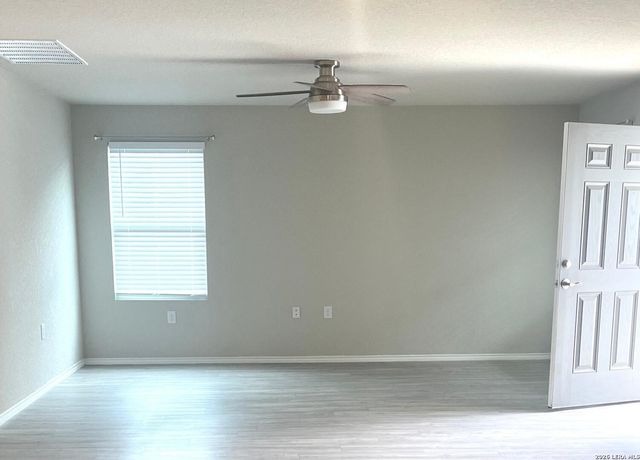 7231 LAVACA BLF, San Antonio, TX 78218