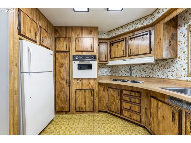 2511 Se RIVER Rd 86, Hillsboro, OR 97123