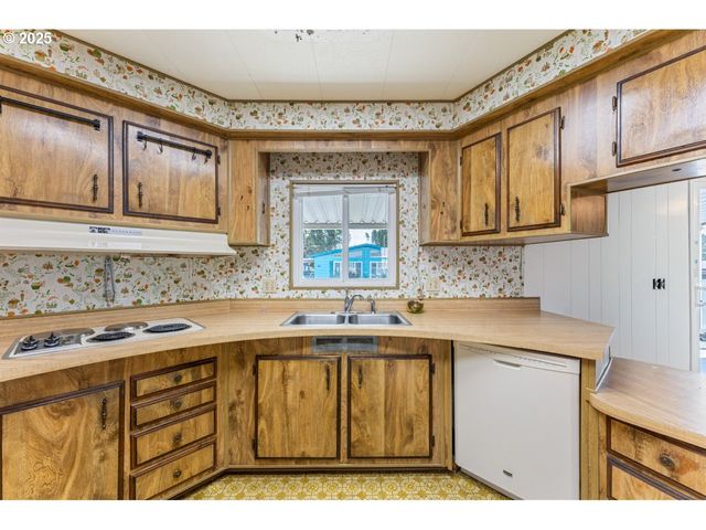 2511 Se RIVER Rd 86, Hillsboro, OR 97123