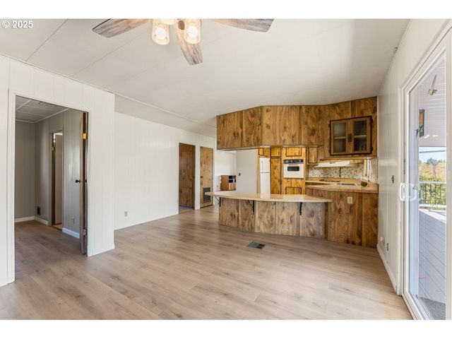2511 Se RIVER Rd 86, Hillsboro, OR 97123