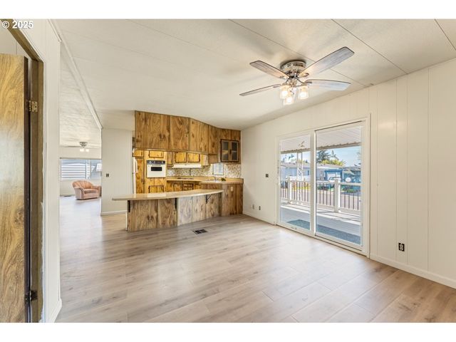 2511 Se RIVER Rd 86, Hillsboro, OR 97123
