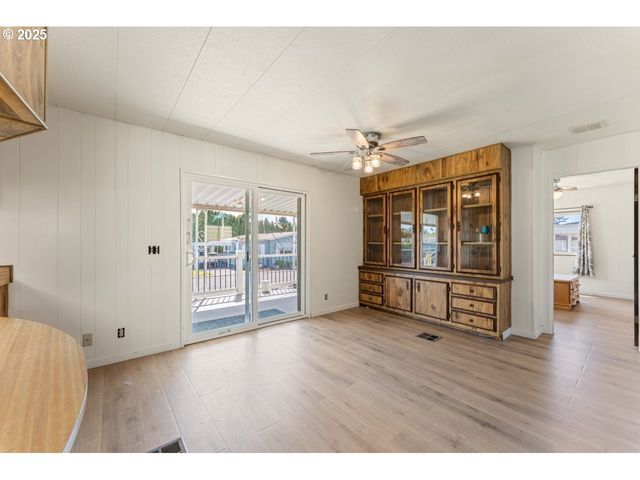 2511 Se RIVER Rd 86, Hillsboro, OR 97123