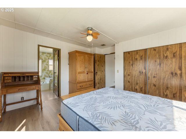 2511 Se RIVER Rd 86, Hillsboro, OR 97123