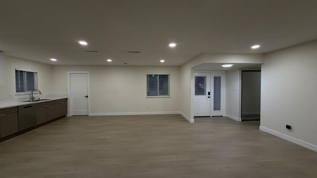 2129 Kellogg Way, Rancho Cordova, CA 95670