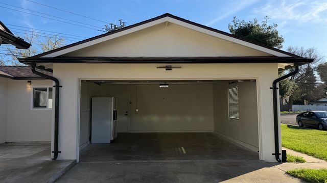 2129 Kellogg Way, Rancho Cordova, CA 95670