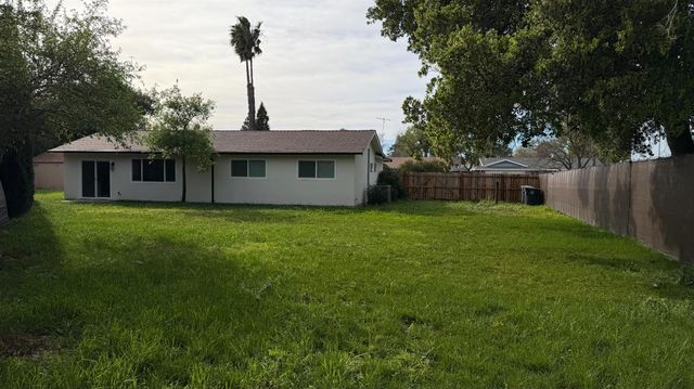 2129 Kellogg Way, Rancho Cordova, CA 95670