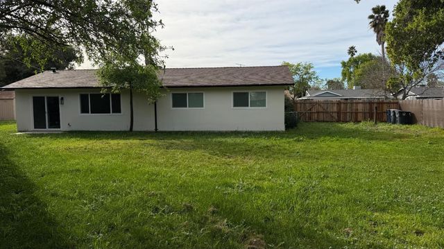 2129 Kellogg Way, Rancho Cordova, CA 95670