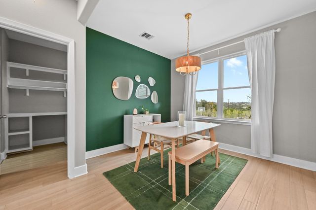 17305 Lake Wood CIR, Dripping Springs, TX 78620