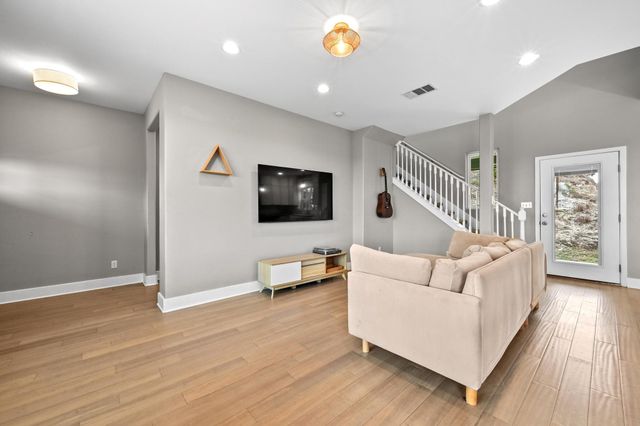 17305 Lake Wood CIR, Dripping Springs, TX 78620