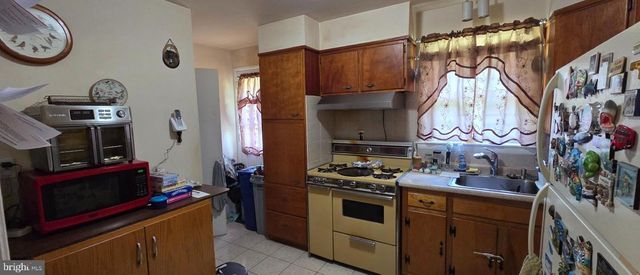 10027 KENSINGTON PKWY, Kensington, MD 20895
