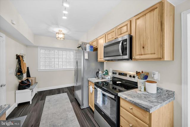 18 S JACKSON ST, Pottsville, PA 17901