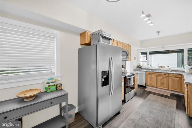 18 S JACKSON ST, Pottsville, PA 17901
