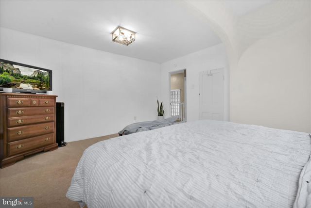 18 S JACKSON ST, Pottsville, PA 17901