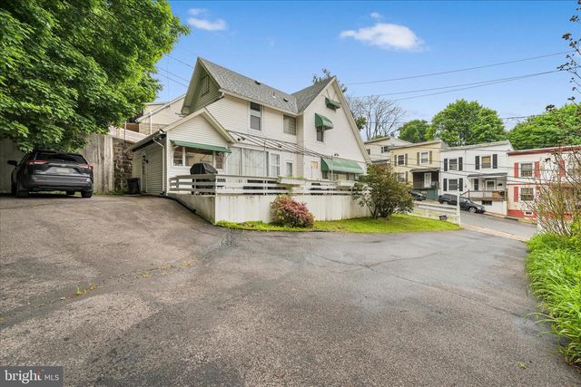 18 S JACKSON ST, Pottsville, PA 17901