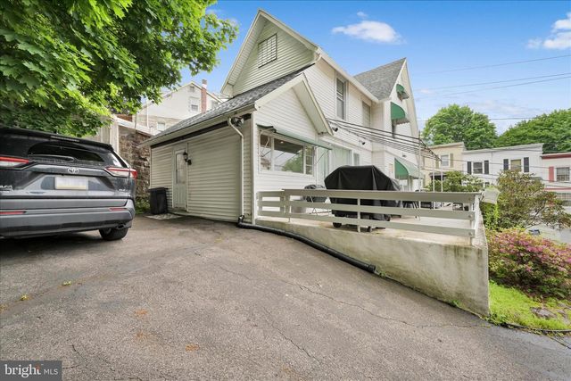 18 S JACKSON ST, Pottsville, PA 17901