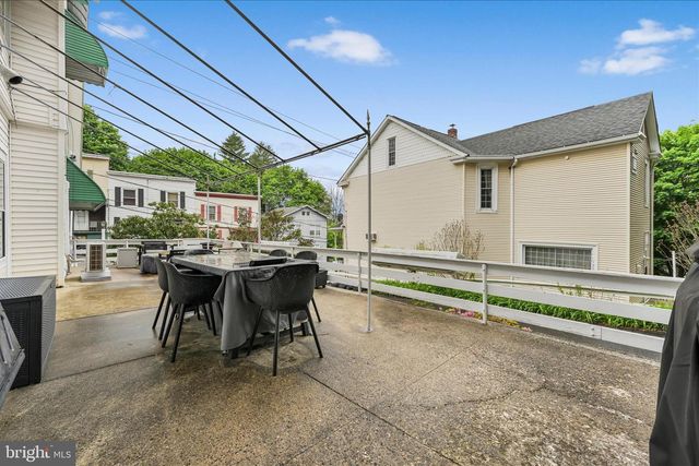 18 S JACKSON ST, Pottsville, PA 17901