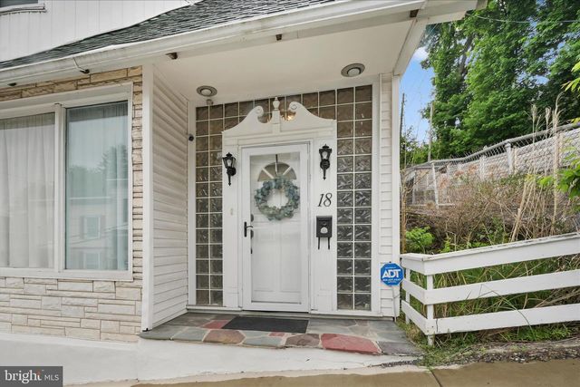 18 S JACKSON ST, Pottsville, PA 17901