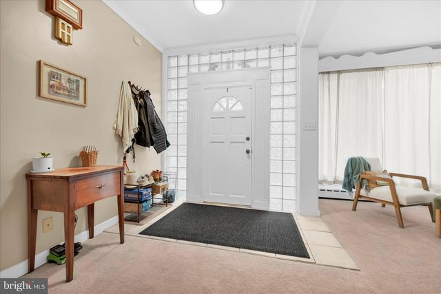 18 S JACKSON ST, Pottsville, PA 17901