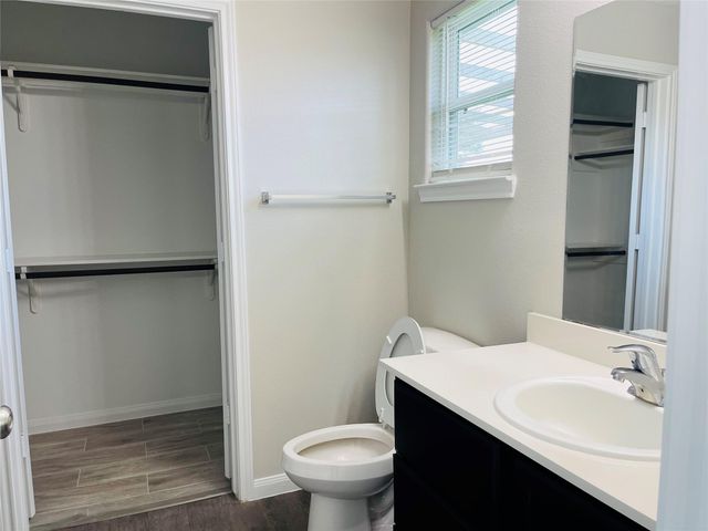 47 Road 5103, Cleveland, TX 77327