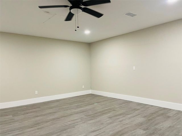 47 Road 5103, Cleveland, TX 77327