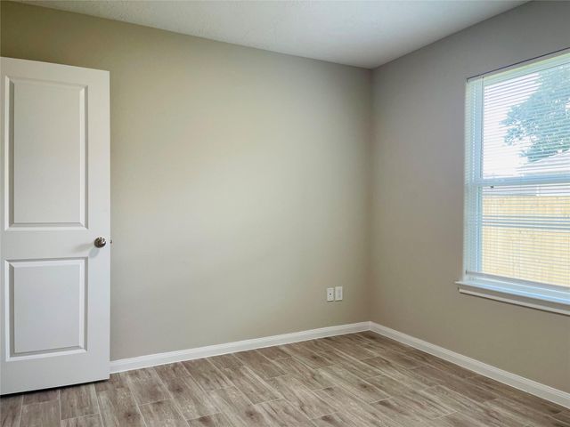 47 Road 5103, Cleveland, TX 77327