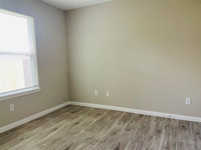 47 Road 5103, Cleveland, TX 77327