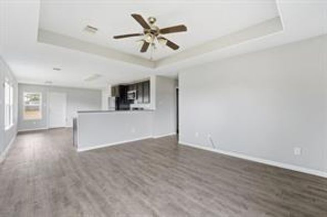 47 Road 5103, Cleveland, TX 77327