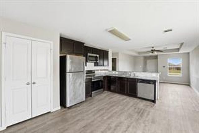 47 Road 5103, Cleveland, TX 77327