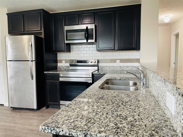 47 Road 5103, Cleveland, TX 77327