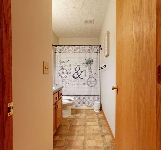 961 N Neil Circle, Mansfield, OH 44903