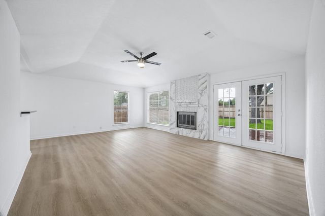 402 Forest Hills Drive, League City, TX 77573