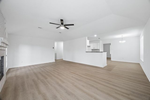 402 Forest Hills Drive, League City, TX 77573