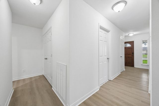 402 Forest Hills Drive, League City, TX 77573