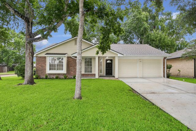 402 Forest Hills Drive, League City, TX 77573