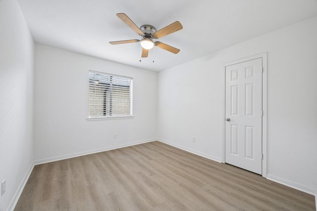 402 Forest Hills Drive, League City, TX 77573