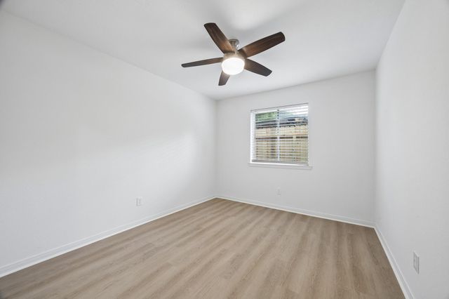 402 Forest Hills Drive, League City, TX 77573