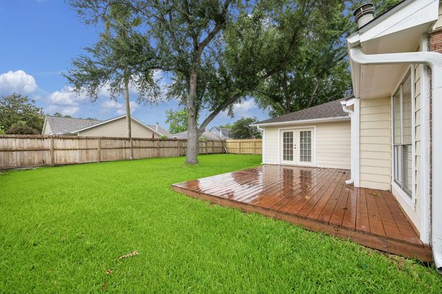402 Forest Hills Drive, League City, TX 77573
