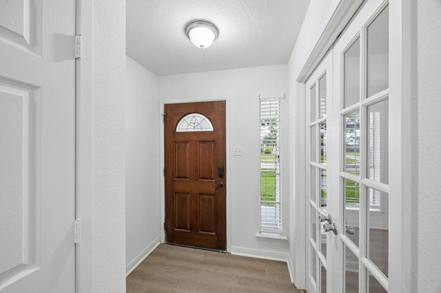 402 Forest Hills Drive, League City, TX 77573
