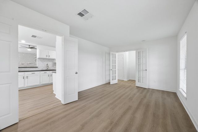 402 Forest Hills Drive, League City, TX 77573