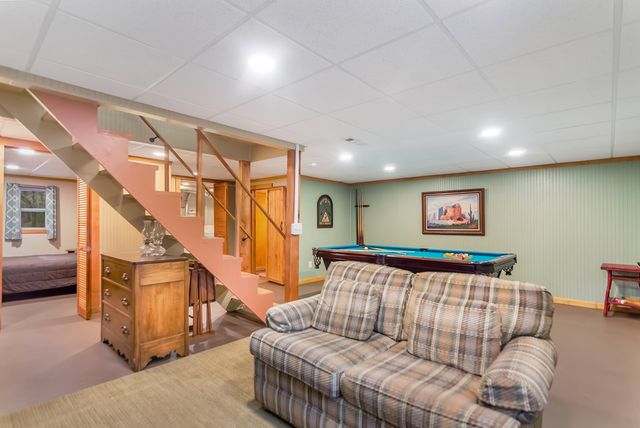 82 Dawgs Drive, Mineral Bluff, GA 30559