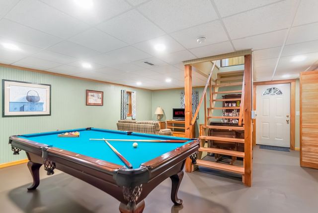 82 Dawgs Drive, Mineral Bluff, GA 30559