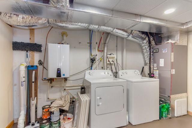 82 Dawgs Drive, Mineral Bluff, GA 30559