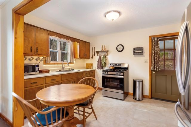 82 Dawgs Drive, Mineral Bluff, GA 30559