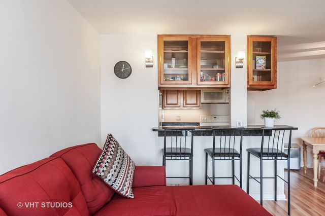 7061 N Kedzie Avenue 1409, Chicago, IL 60645
