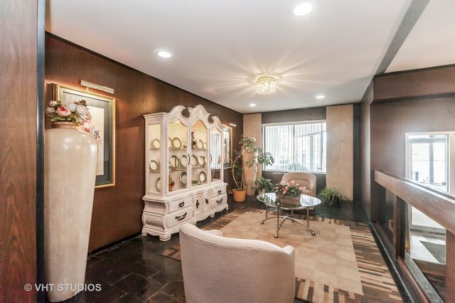 7061 N Kedzie Avenue 1409, Chicago, IL 60645