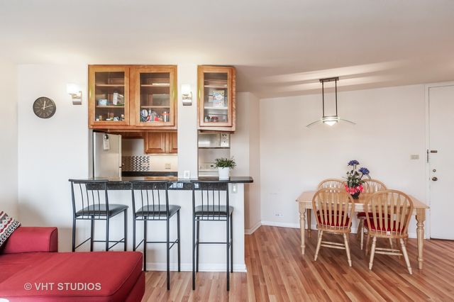 7061 N Kedzie Avenue 1409, Chicago, IL 60645