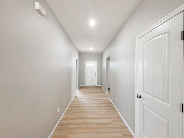 718 Swiss Road, Marshfield, MO 65706