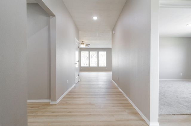 718 Swiss Road, Marshfield, MO 65706