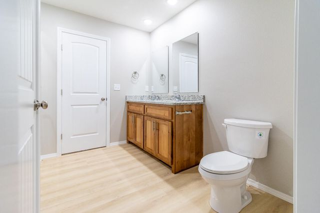 718 Swiss Road, Marshfield, MO 65706